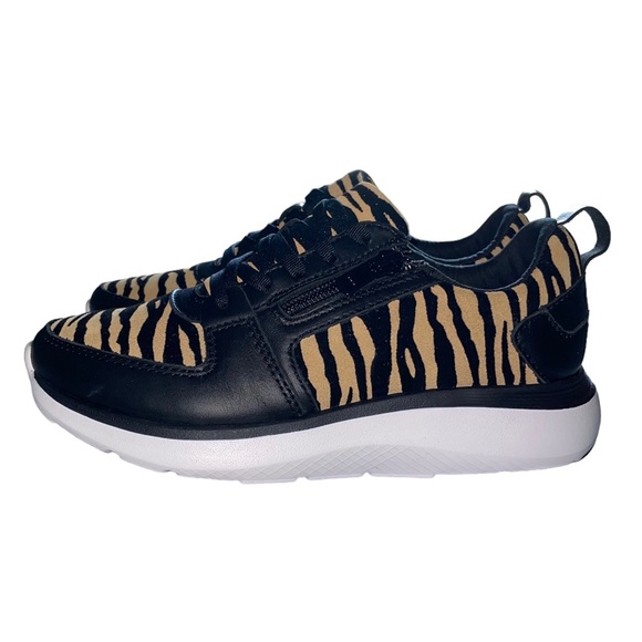 NWB Vionic Remi Tiger Sneaker - Picture 6 of 12